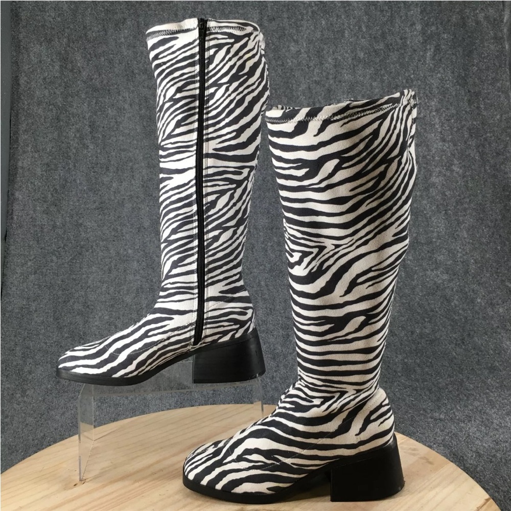 New never worn Journee Collection Boots
Macy’s Size 6 Tall Riding Boots - Picture 11 of 13